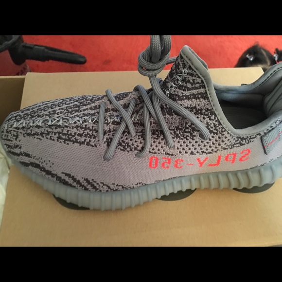 Brand new yeezy boost 350 %100 REAL - Picture 2 of 4